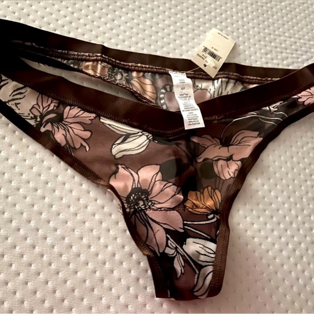NWT Aerie Women’s Thong Underwear bundle size Small